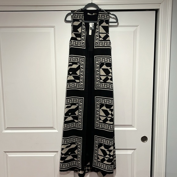 Free Shipping  - NWT Alice+Olivia REASONABLE offers considered - Picture 2 of 7